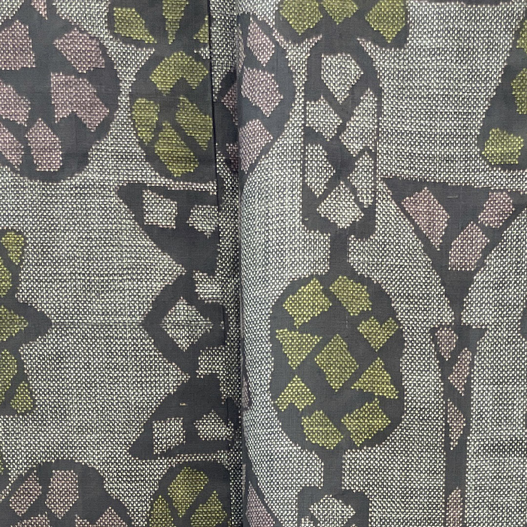 Oshima Tsumugi, Length 159cm, Sleeve length 67cm, with basting thread, Warp and weft ikat, Abstract pattern, Pure silk, S rank, Lined, Black, 1116002522310