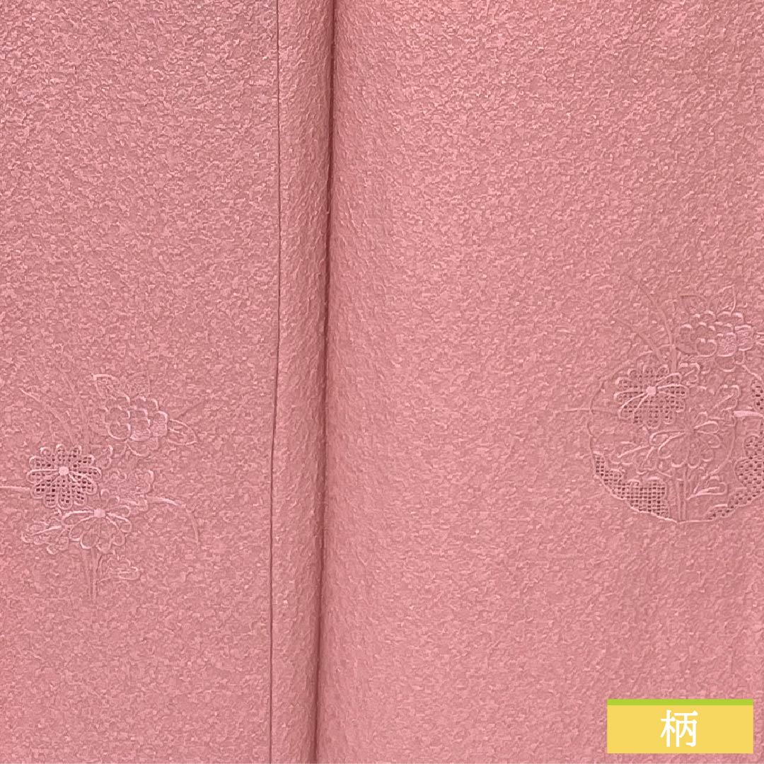 Solid color kimono (iromuji) made of pure silk, S rank, length 168cm, sleeve length 70cm, pink (momoiro) color, plain tsukesage (tsukesage) with Shantou embroidery and mirror pattern, lined, pink, product number 1114002412513