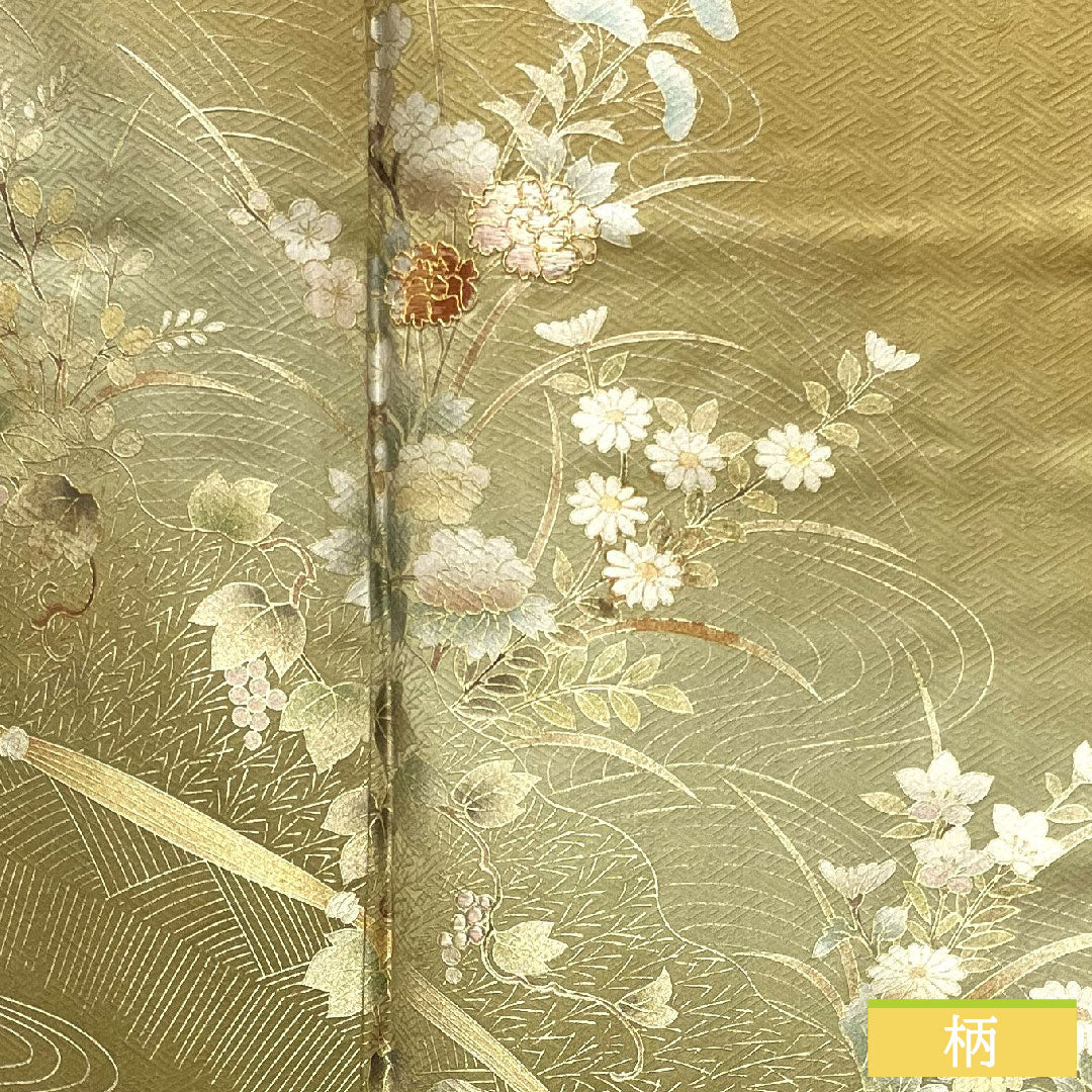 Homongi (formal kimono) Length 162cm Sleeve length 65cm Karakin color Gold leaf finish Floral pattern Pure silk S rank Yellow 1112003922423