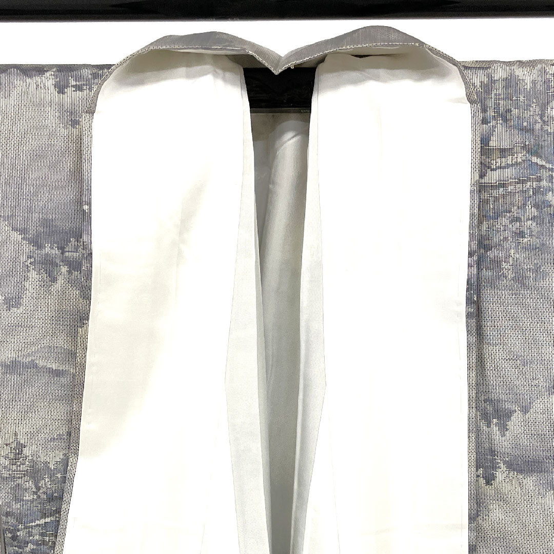 大島紬 身丈164cm 裄丈66cm 寺院風景 正絹 Sランク 袷 白系 1116000782311