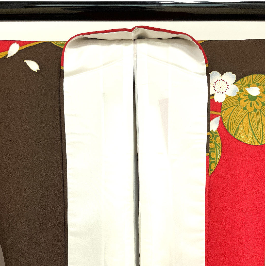 Long-sleeved kimono, length 159.5cm, sleeve length 65.5cm, lined, crimson, red ink, ball, cherry blossom, pure silk, S rank, gradation, 1113001232399