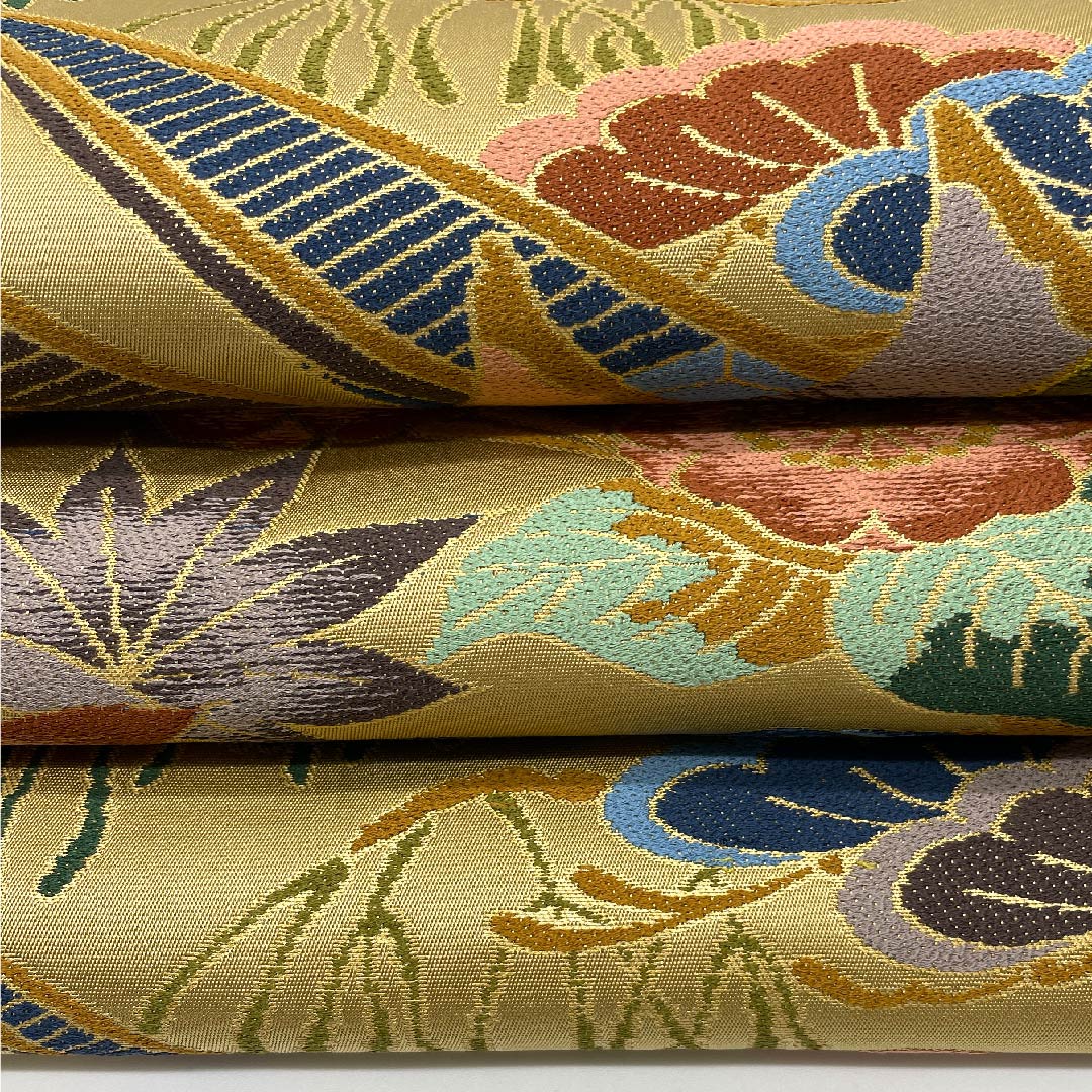 Fukuro obi (kiotsuiro) with cherry blossoms, autumn leaves, and pine trees, Shiraayaen Oba, obi length 436cm, pure silk, S rank, six-pass, formal, beige, 1123009022325