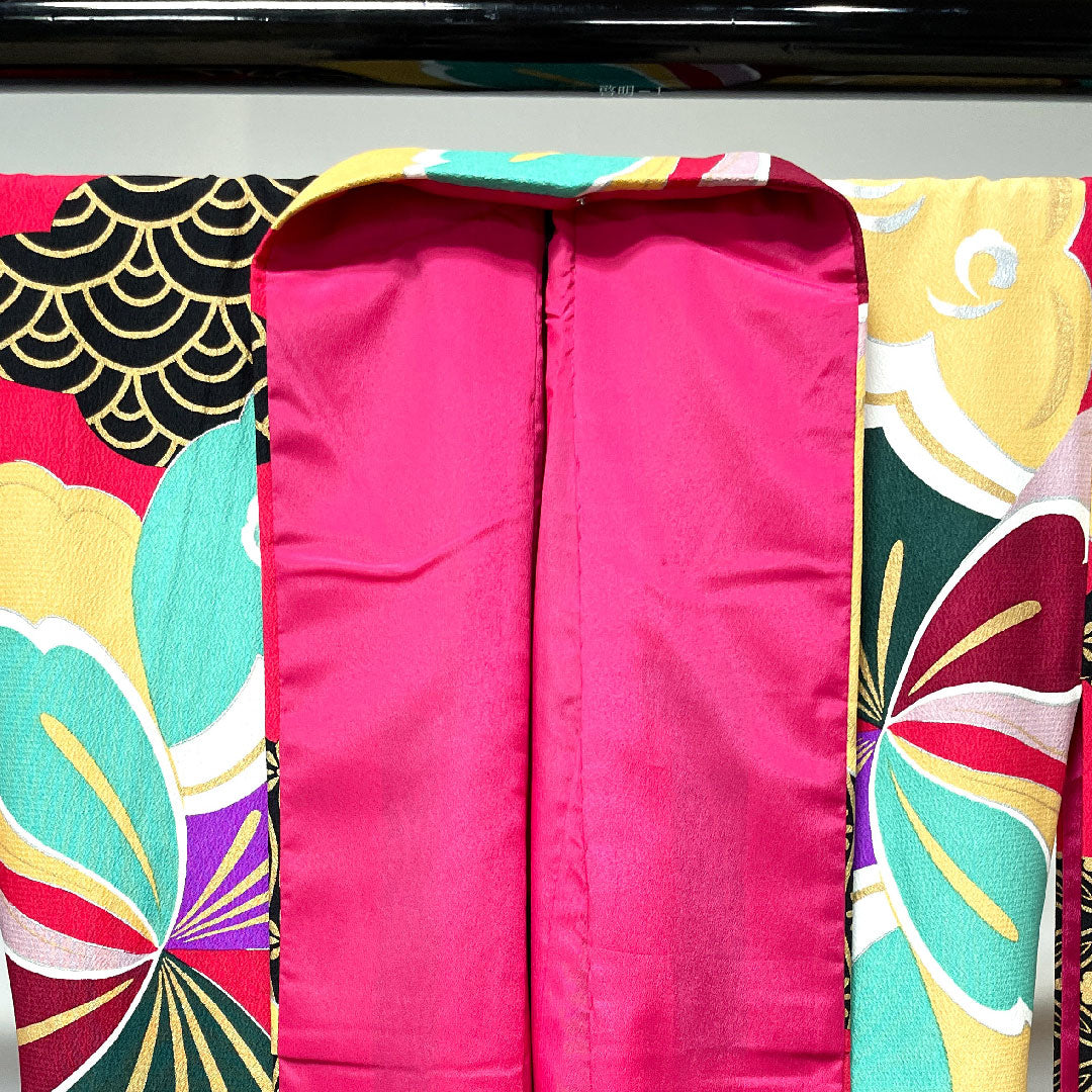 振袖 身丈171.5cm 裄丈67.5cm 袷 猩紅色 洗える着物 蝶 青海波 七宝 ポリ Sランク ピンク系 1113001282613