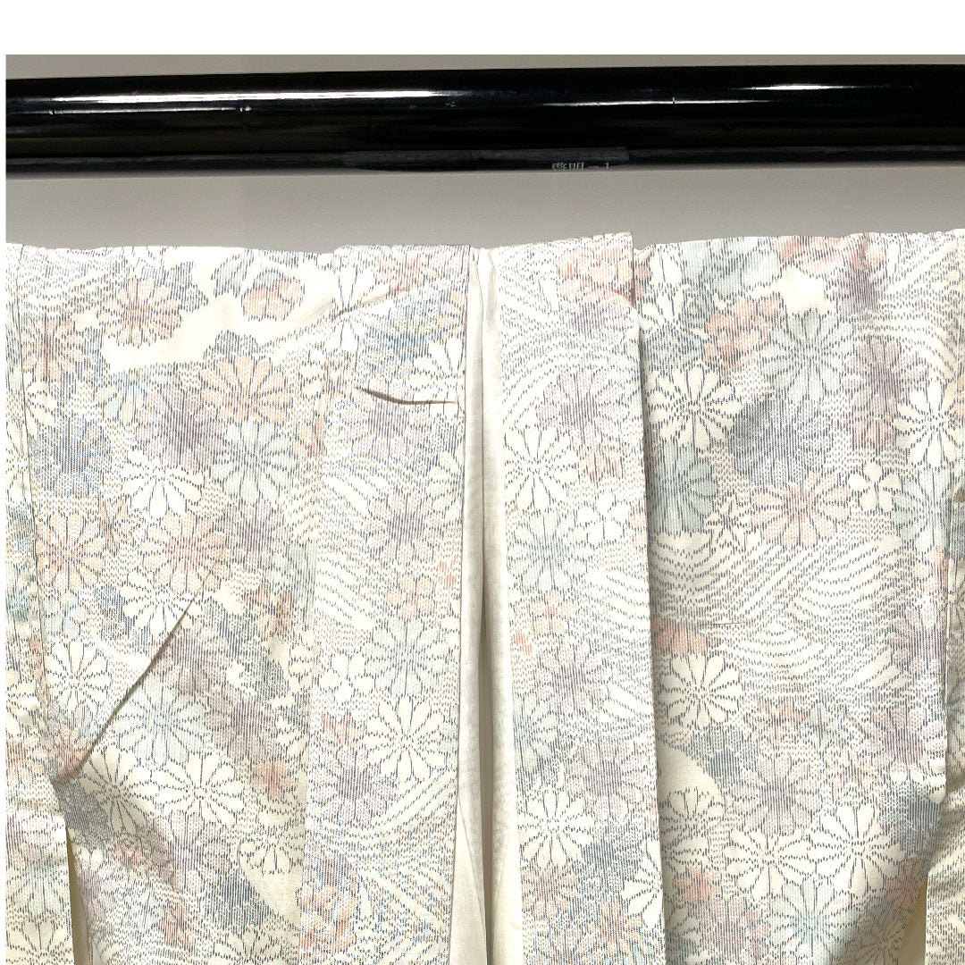 紬 身丈153cm 裄丈62.5cm 草花模様 ポリ Aランク 袷 白系 1116002143211