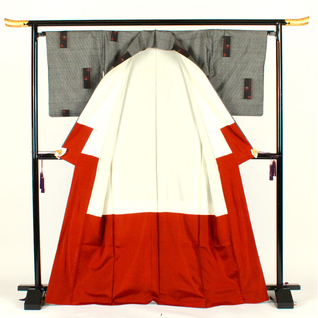 大島紬 身丈170cm 裄丈67cm 経緯絣 一元絣 正絹 Sランク 袷 黒系 1116001372610