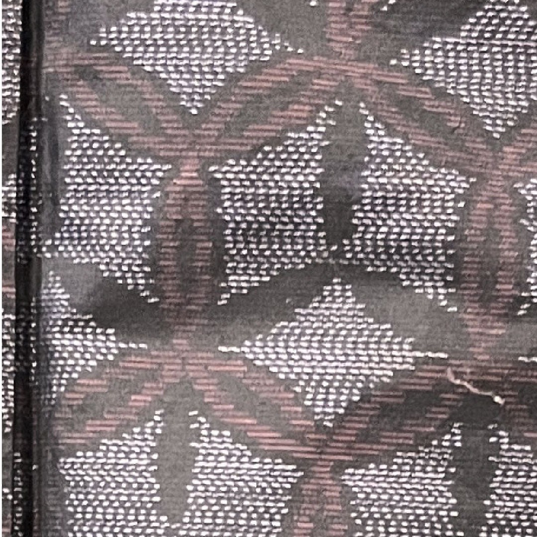 大島紬 身丈160cm 裄丈63.5cm 緯総絣 七宝 正絹 Aランク 袷 黒系 1116002583410