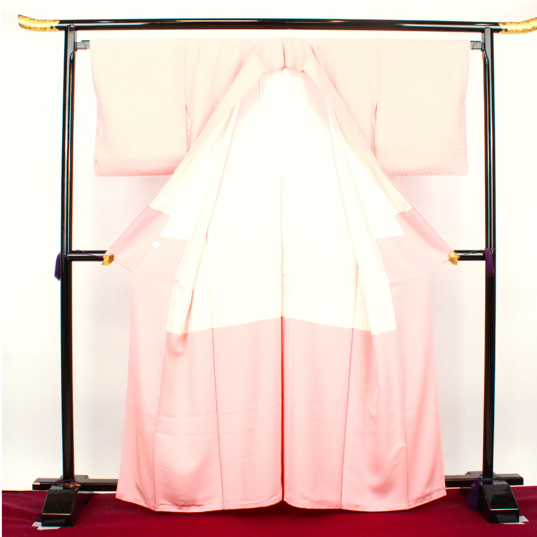 色無地 一重梅色 幾何学模様 金通し 梅鉢 身丈164.5cm 裄丈63cm 袷 正絹 Sランク ピンク系 1114000572413