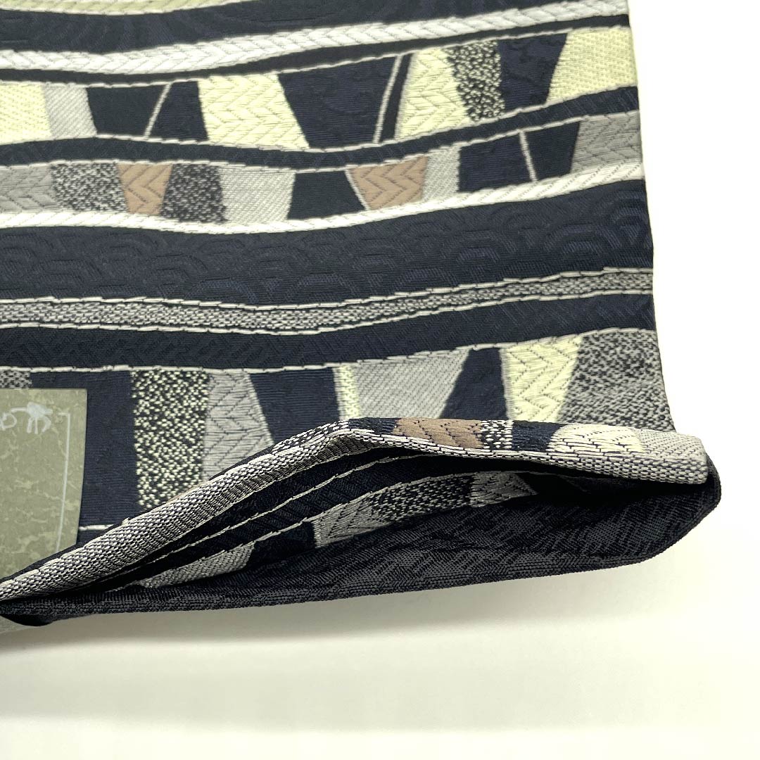 名古屋帯 京袋帯 燻色 よろけ横段 幾何学模様 古典柄 帯丈388cm ポリエステル NEWランク 六通 カジュアル 黒系 1124005421310 京袋