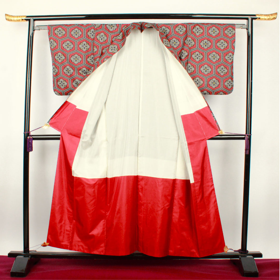 村山大島 身丈151.5cm 裄丈62cm 臙脂色 アンサンブル 亀甲に梅 正絹 Aランク 袷 赤系 1116001633212