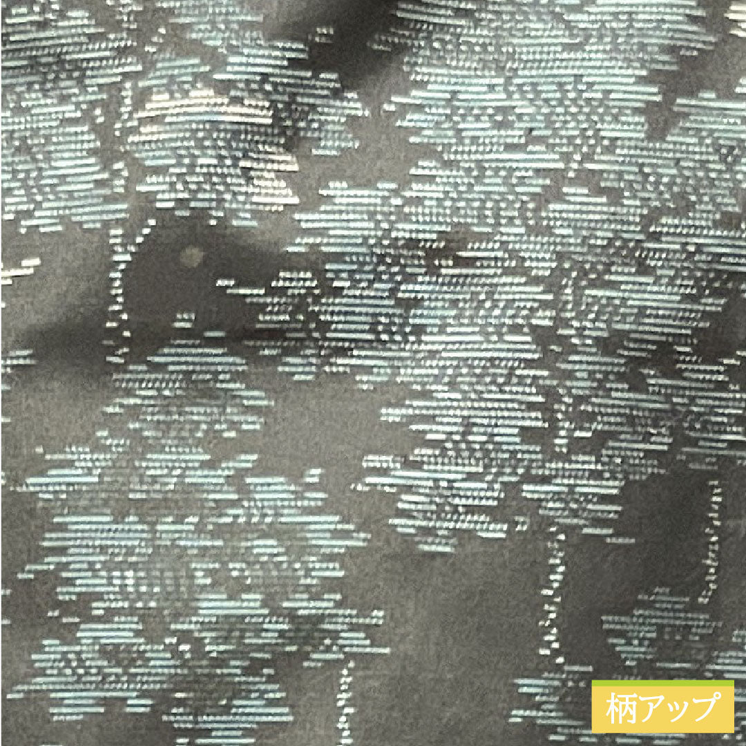大島紬 正絹 身丈158cm 裄丈64.5cm 緯総絣 抽象模様 Sランク 袷 黒系 1116002942310