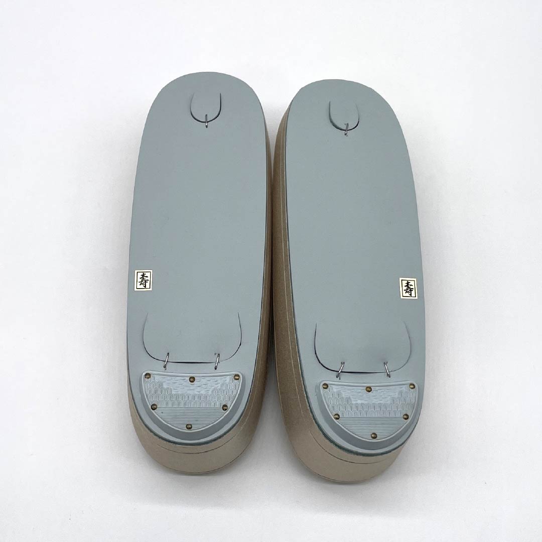 (新古品)草履バッグセット フォーマル NEWランク 菊 帯地 Mサイズ 銀系 1133000361322