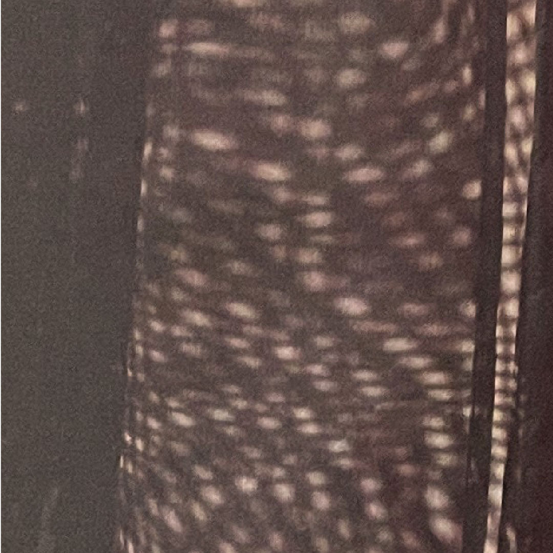 夏物 正絹 色無地 身丈159.5cm 裄丈61.5cm 小豆茶色(あずきちゃいろ) 幾何学模様 しつけ糸付き 未使用品 紗 Sランク 赤系 1132001732312