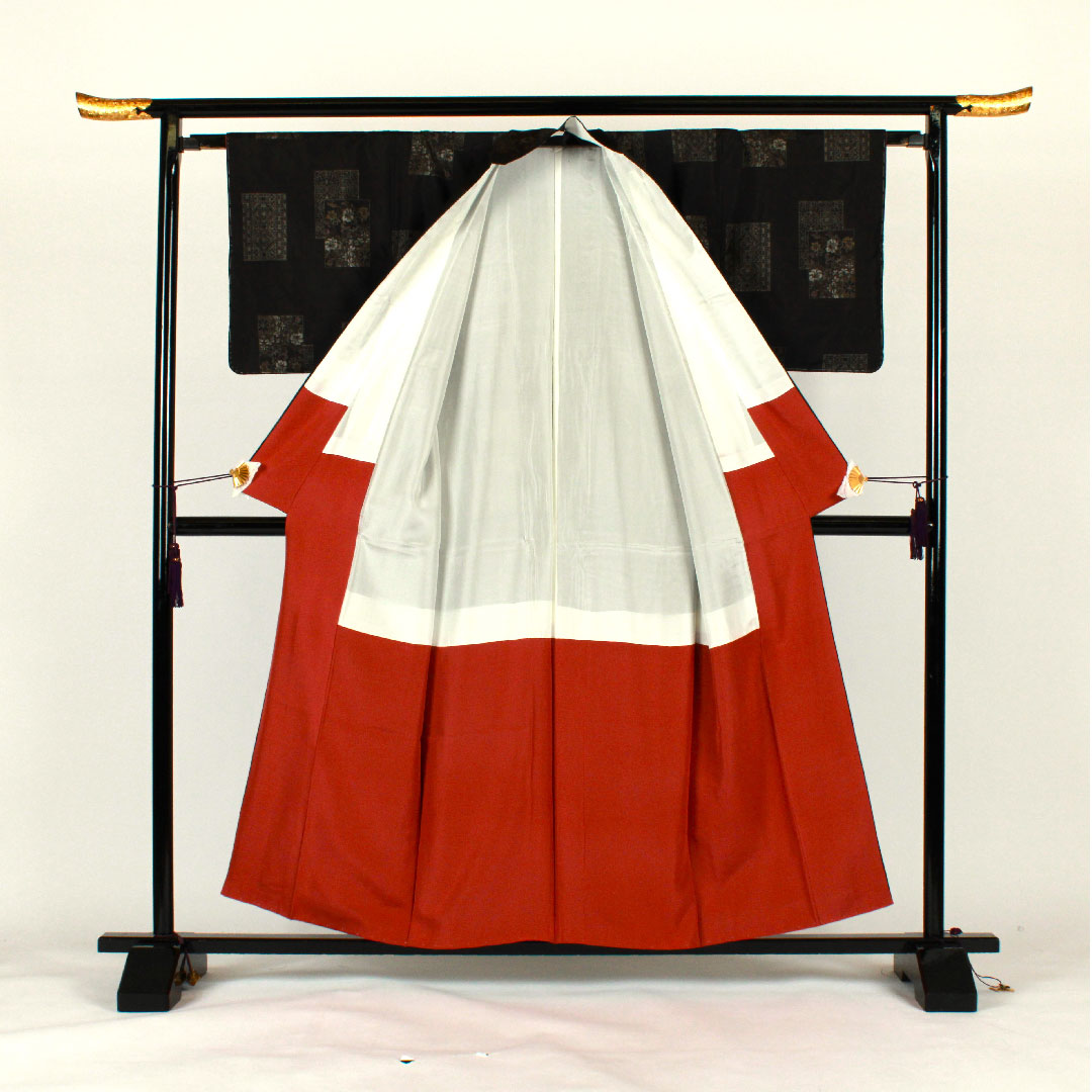 村山大島 身丈158cm 裄丈64cm 草花模様 正絹 Sランク 袷 黒系 1116001152310