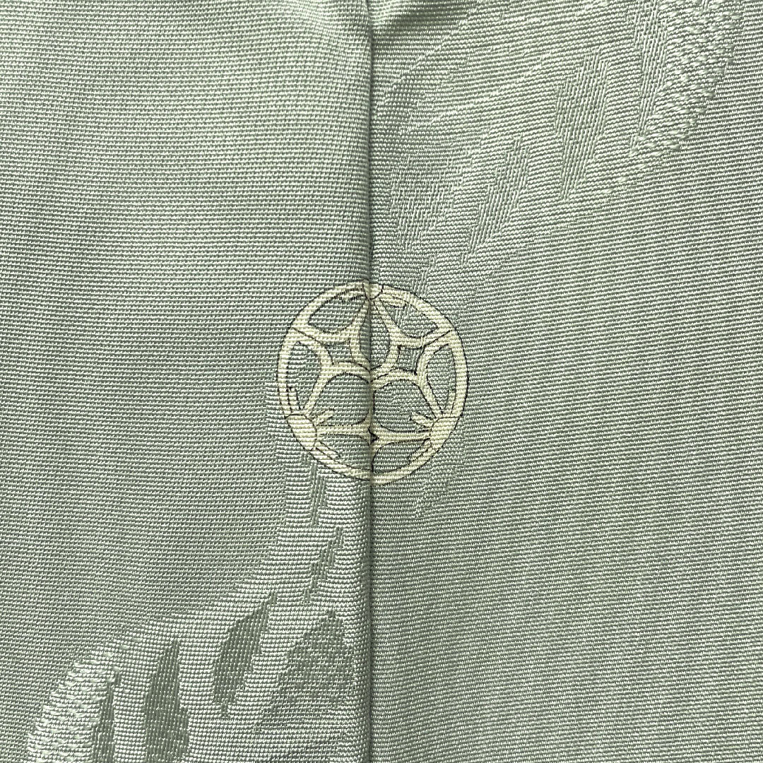 色無地 正絹 身丈155.5cm 裄丈63cm 青白磁色(せいはくじいろ) 蝶 花模様 三ツ割片喰 袷 Sランク グレー系 1114001492322