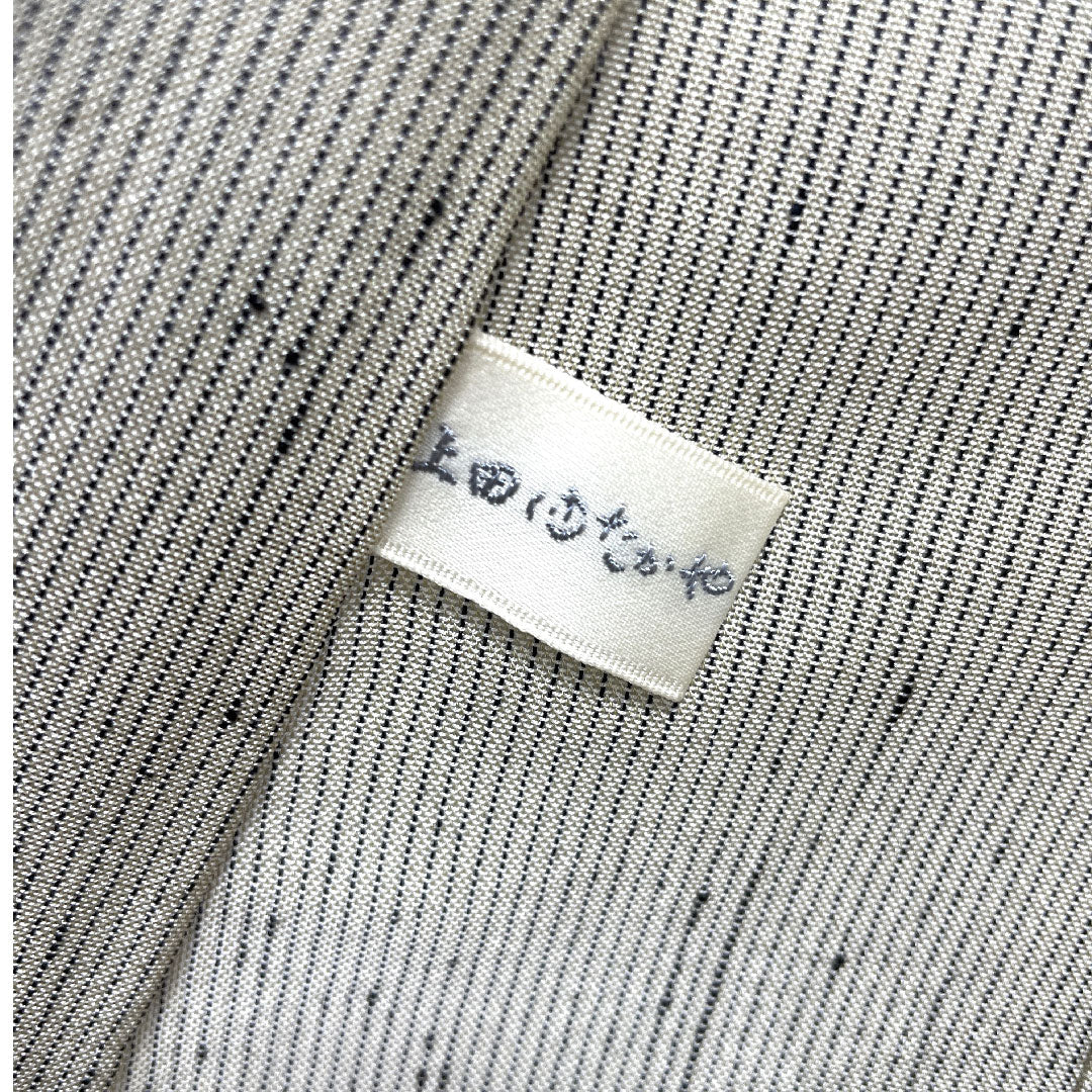 夏物 正絹 紬 身丈156cm 裄丈62cm 蕎麦切色(そばきりいろ) 縞 しつけ糸付き 未使用品 紗 Sランク グレー系 1132000422322