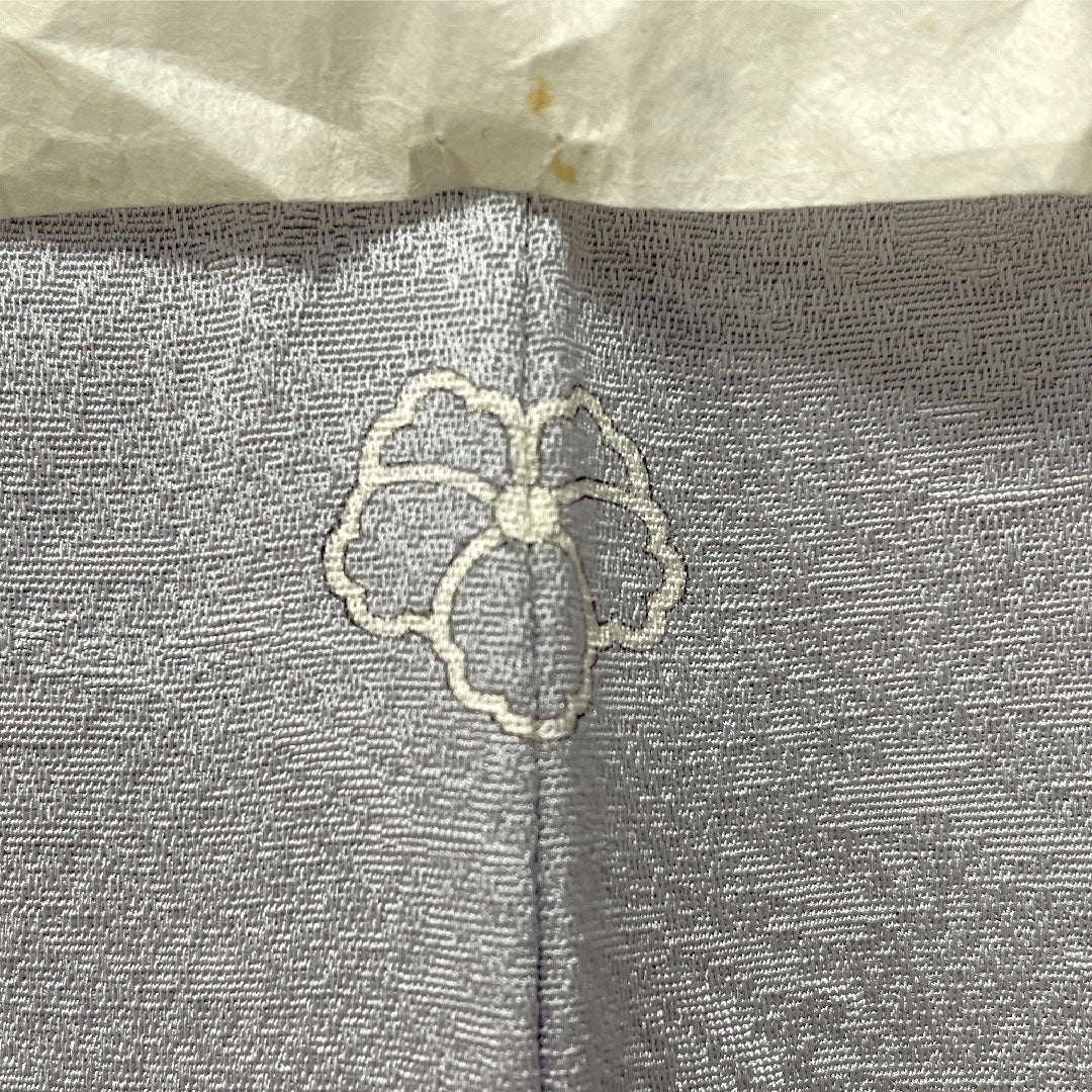 色無地 正絹 身丈155.5cm 裄丈64.5cm 月白色(げっぱくいろ) 一つ紋 蔦 単衣 Sランク グレー系 1114001552322