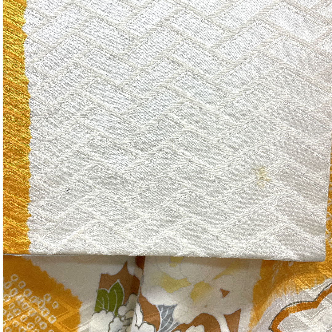 振袖 雪輪に草花 絞り 身丈156cm 裄丈62cm 正絹 Bランク 袷 黄系 1113000272323