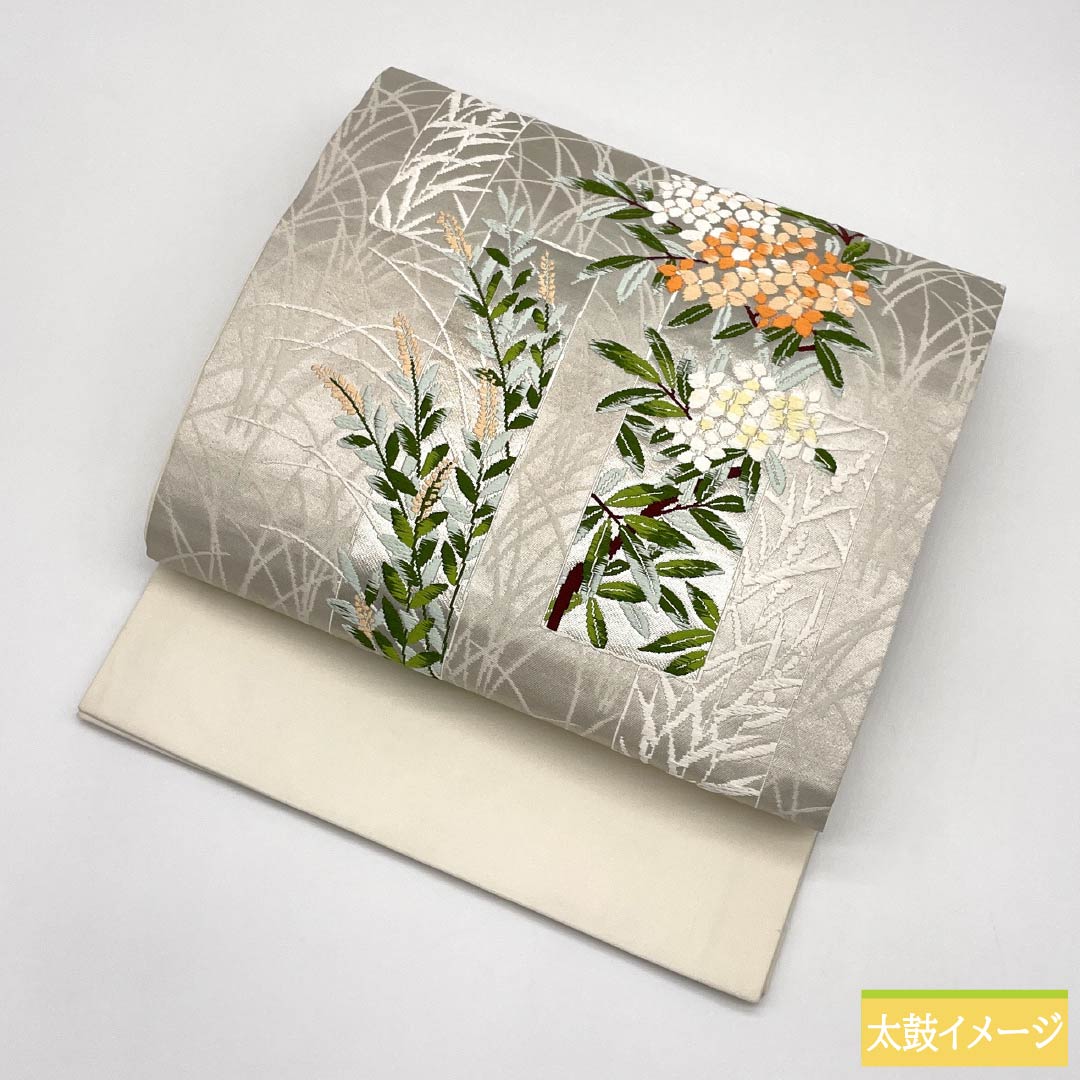 名古屋帯 正絹 Aランク 短冊 西陣織 草花模様 帯丈358cm ポイント柄 セミフォーマル 銀系 1124010213322 開き仕立て