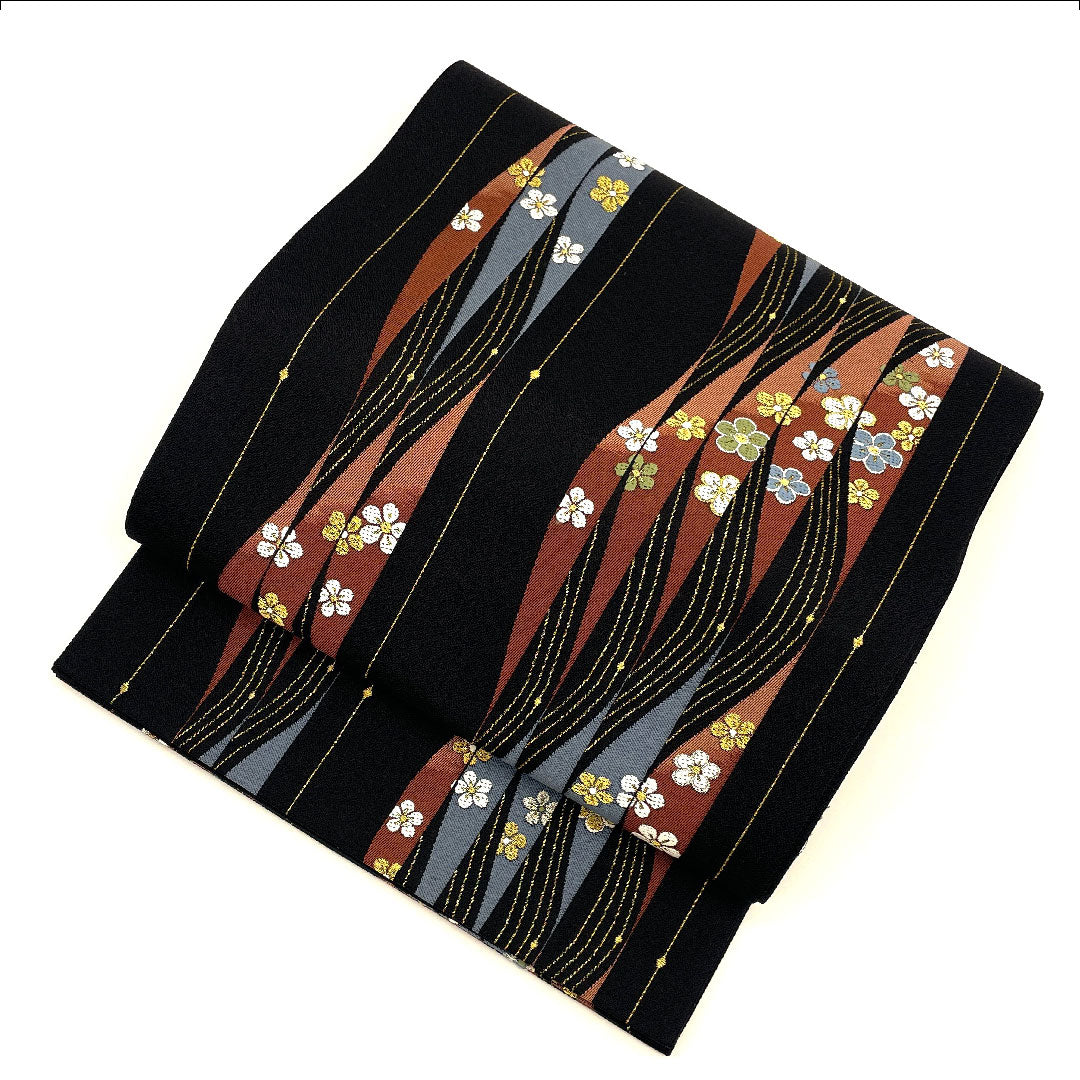 袋帯 小花 南天 帯丈437cm 正絹 Sランク 六通 セミフォーマル 黒系 1123001572310