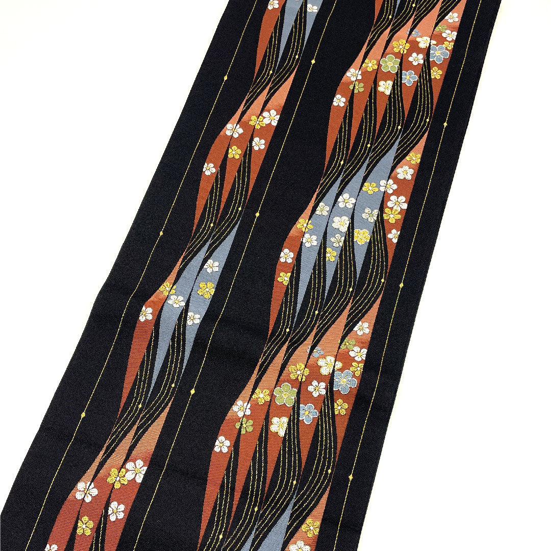 袋帯 小花 南天 帯丈437cm 正絹 Sランク 六通 セミフォーマル 黒系 1123001572310