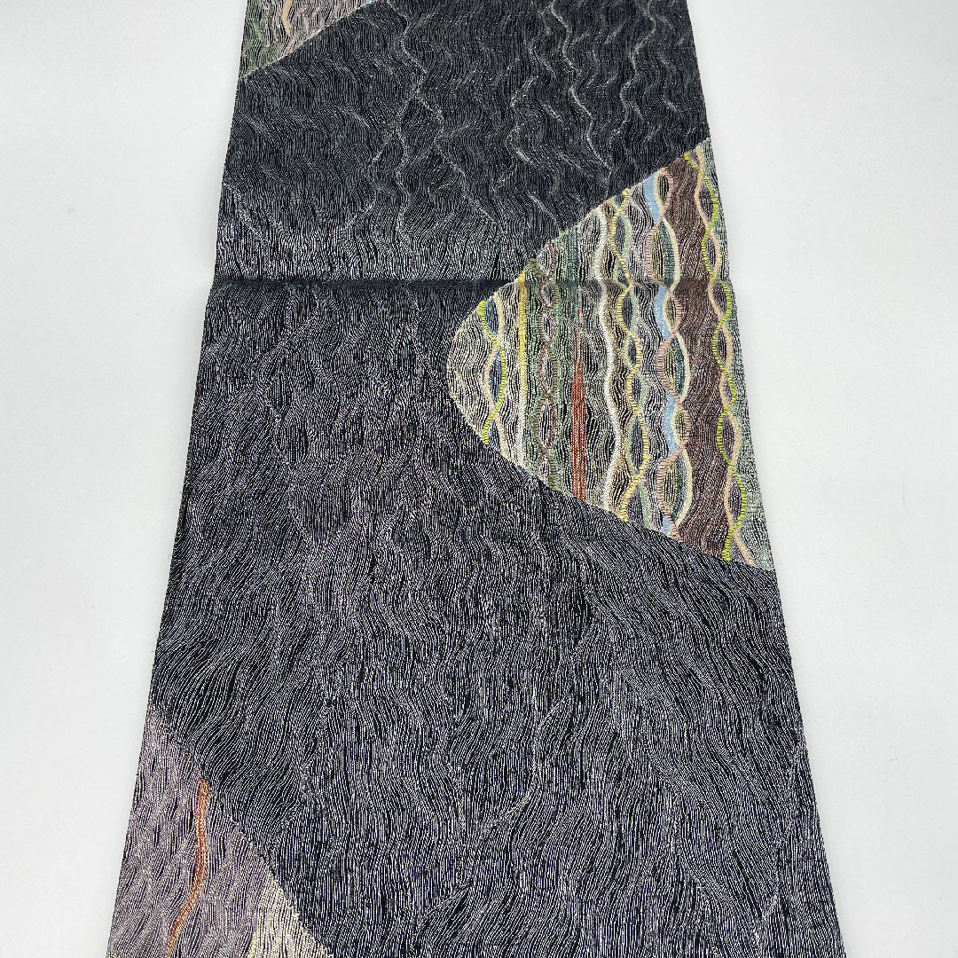 袋帯 幾何学模様 櫛織 全通 帯丈442cm 正絹 Sランク 全通 カジュアル 黒系 1123001072310