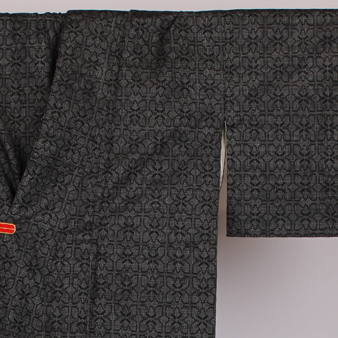 大島紬 身丈151.5cm 裄丈62.5cm 幾何学 正絹 美品 袷 黒 1116000253210