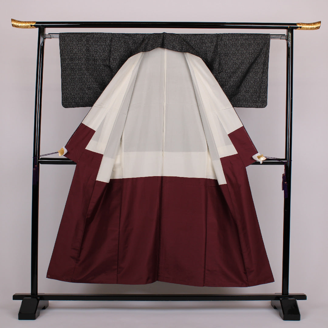 大島紬 身丈151.5cm 裄丈62.5cm 幾何学 正絹 美品 袷 黒 1116000253210