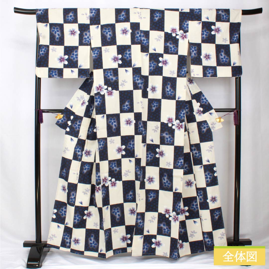 浴衣 木綿 身丈162cm 裄丈69cm Bランク 単衣 グラデーション系 生成り色（きなりいろ） 濃紺色（のうこんいろ） 市松模様 桜 1118005994499