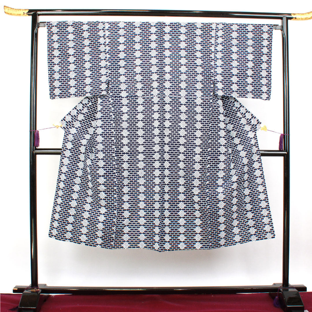 浴衣 しつけ糸付き 未使用品 男物 幾何学模様 木綿 Sランク 単衣 身丈135cm 裄丈67.5cm 紺系 1118002132118