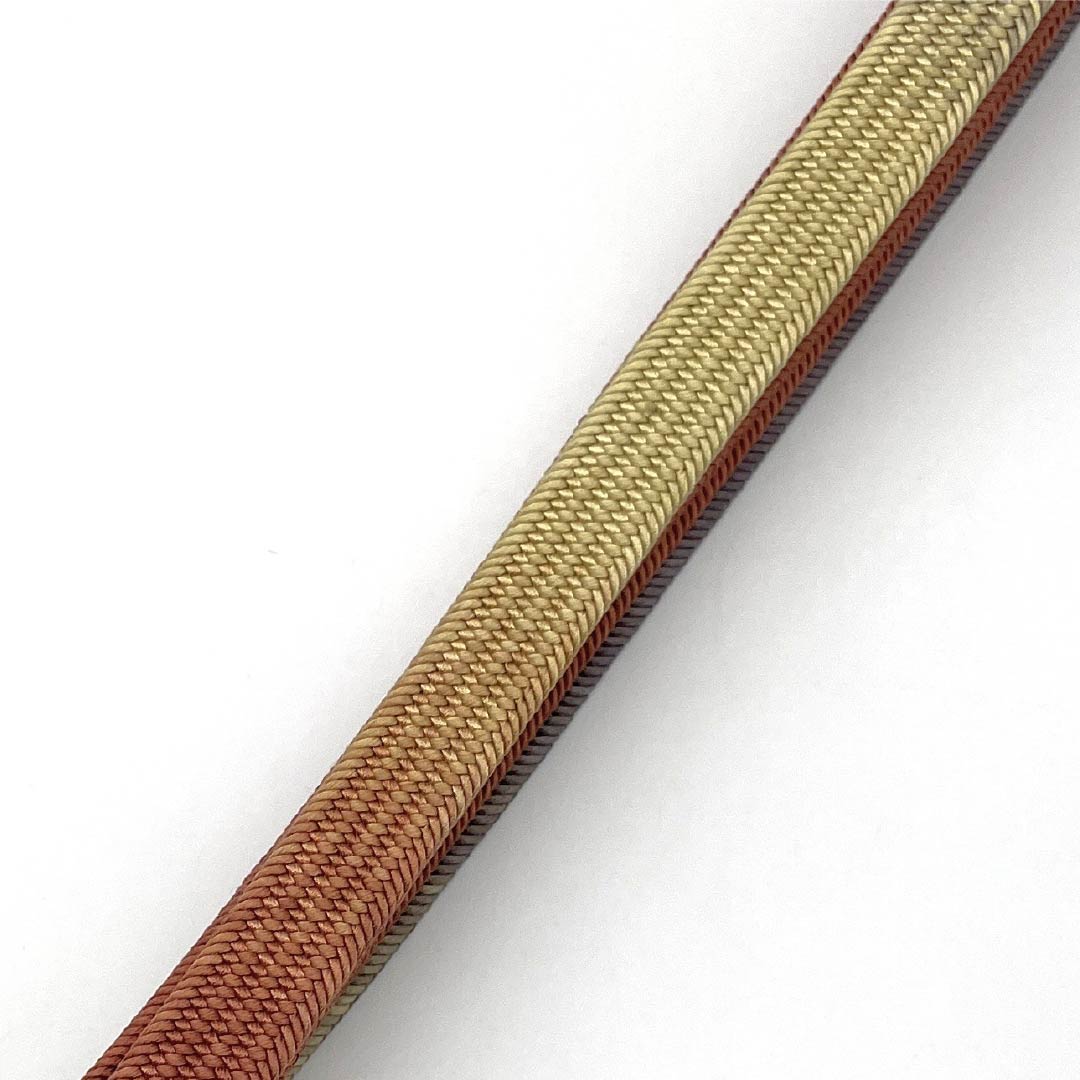(新品)帯締め 正絹 NEWランク 弁柄色（べんがらいろ） 今鶴羽色（いまつるはいろ） 平田組紐 角朝遊玄染 長さ約166cm 幅約1.3cm カジュアル 茶系 1135005001314