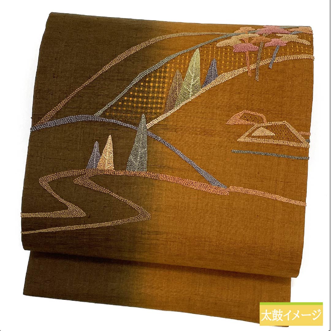 名古屋帯 正絹 昔唐茶色（むかしからちゃいろ） 相良刺繍 里山の風景 刺繍 帯丈358cm Sランク ポイント柄 カジュアル 茶系 1124006332314 名古屋仕立て