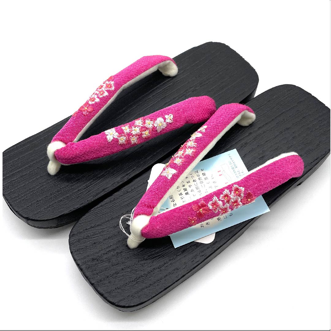 （新品未使用品）下駄 ちりめん 刺繍 花模様 Lサイズ 黒系 NEWランク 1122000931410