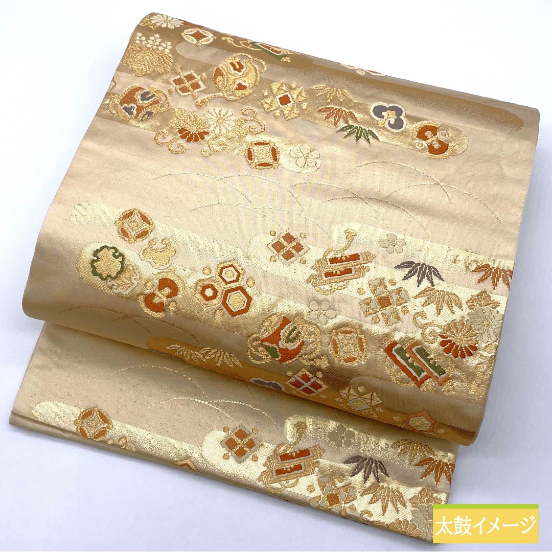 袋帯 正絹 胡桃色（くるみいろ） 留袖用 宝尽くし 花唐草 帯丈430cm Sランク 六通 フォーマル ベージュ系 1123013582325