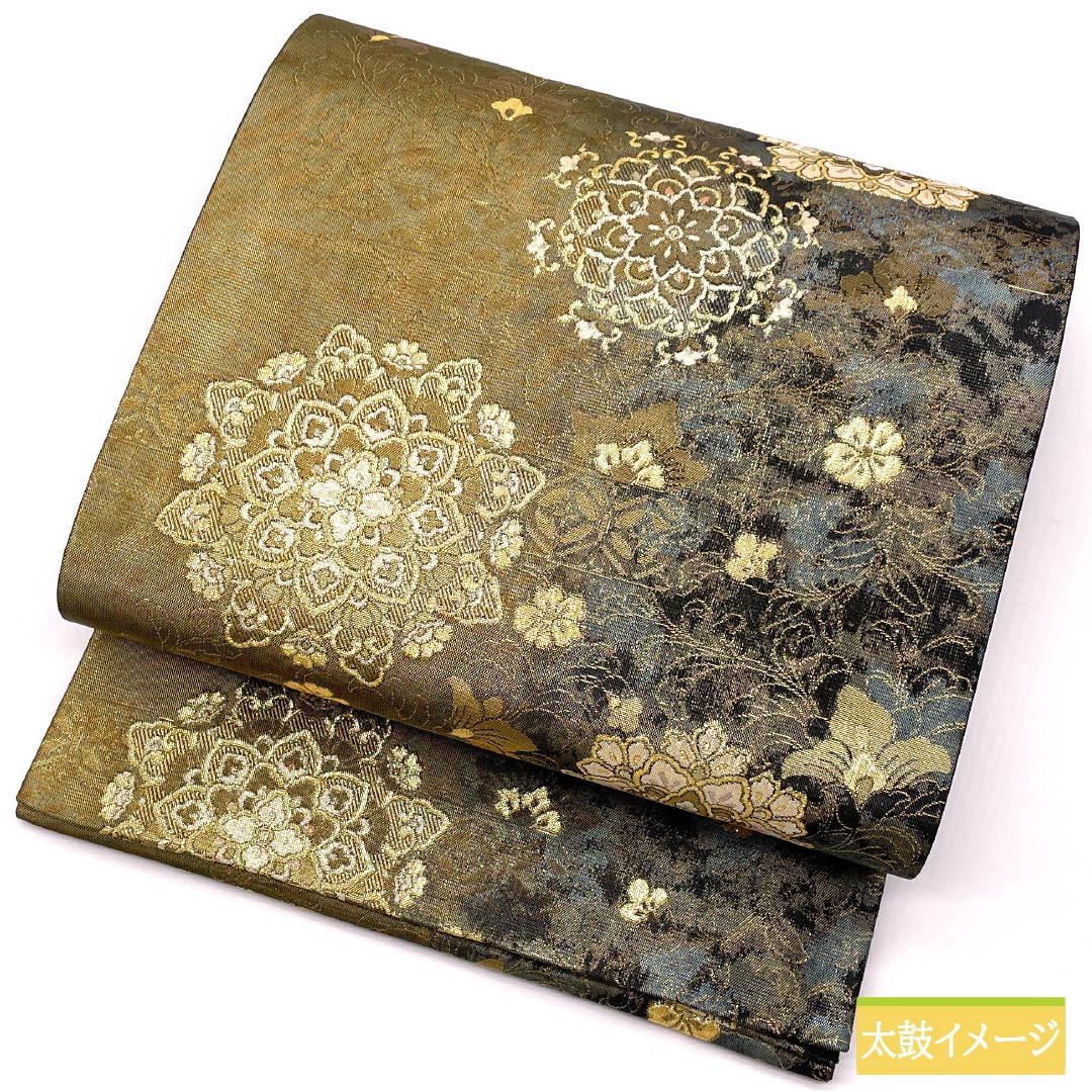 Formal, pure silk obi with floral motifs and a Chinese flower pattern, perfect for formal kimono wear. Length: 444cm. S-rank. Six-fold obi. Gradient pattern. Product number: 1123014442399.