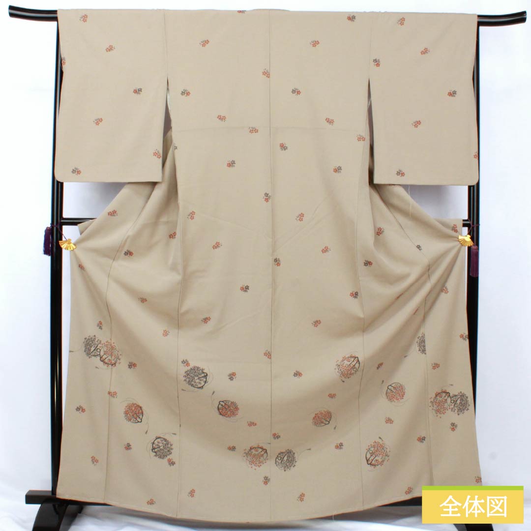 訪問着 ポリエステル Aランク 袷 身丈165.5cm 裄丈66.5cm 銀煤竹色（ぎんすすたけいろ） 花 鈴 洗える着物 ベージュ系 1112007373525