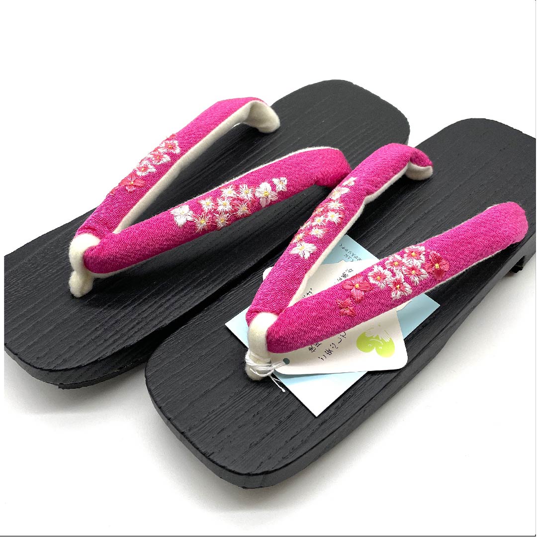 （新品未使用品）下駄 ちりめん 刺繍 花模様 Lサイズ 黒系 NEWランク 11220009210