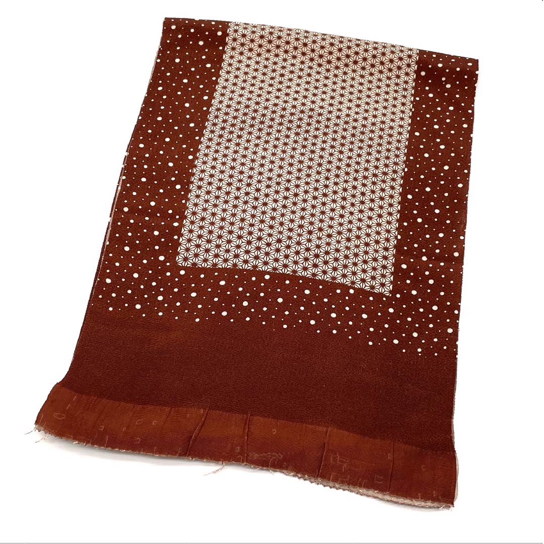 帯揚げ 正絹 Sランク カジュアル 朱殷色（しゅあんいろ） 麻の葉 霰 ちりめん 長さ約175cm 幅約30cm 茶系 1136004352914