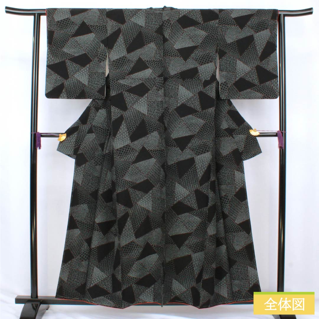 小紋 ポリエステル Sランク 身丈157cm 裄丈62cm 袷 割付文様 洗える着物 しつけ糸付き 黒系 1115007442310