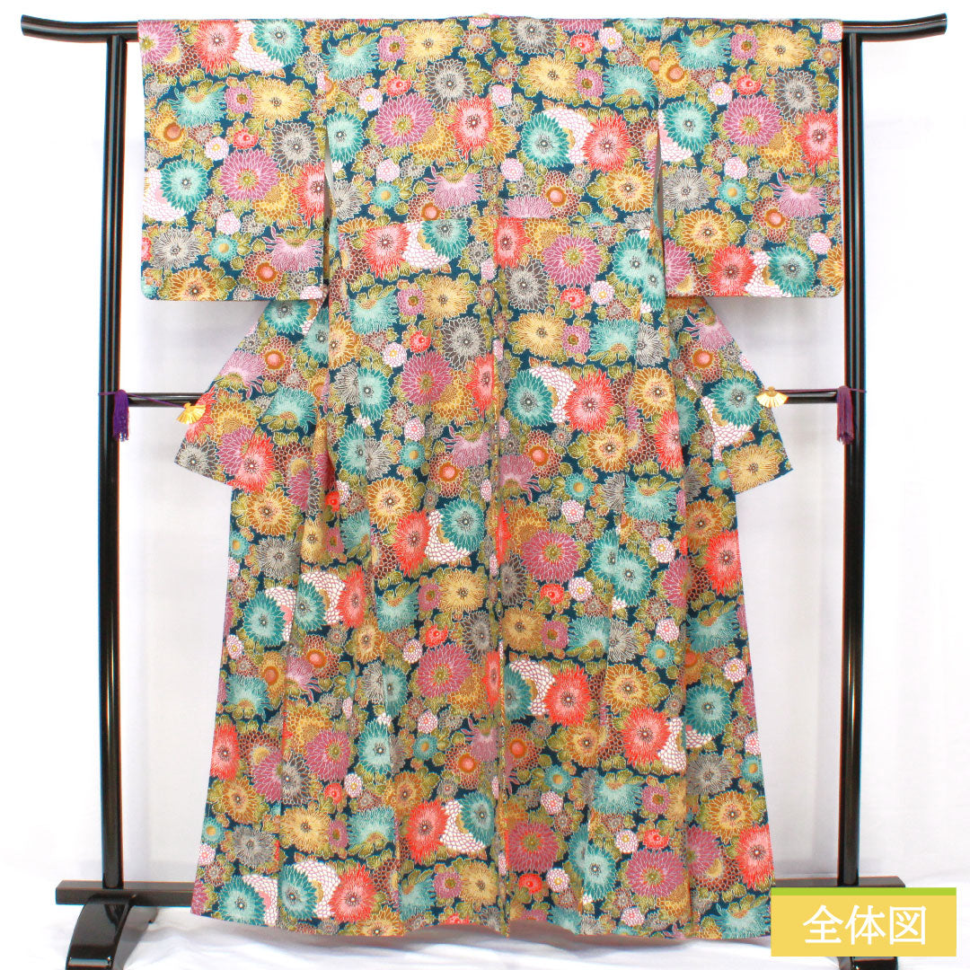 小紋 ポリエステル 身丈161.5cm 裄丈62cm 袷 青藍色（せいらんいろ） 洗える着物 菊 しつけ糸付き Sランク 紺系 1115004522418