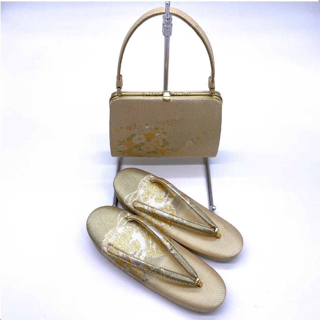 （新古品）草履バックセット フォーマル 金色（きんいろ） 未使用品 古典柄 花柄 Lサイズ 金系 Aランク 1133000193421
