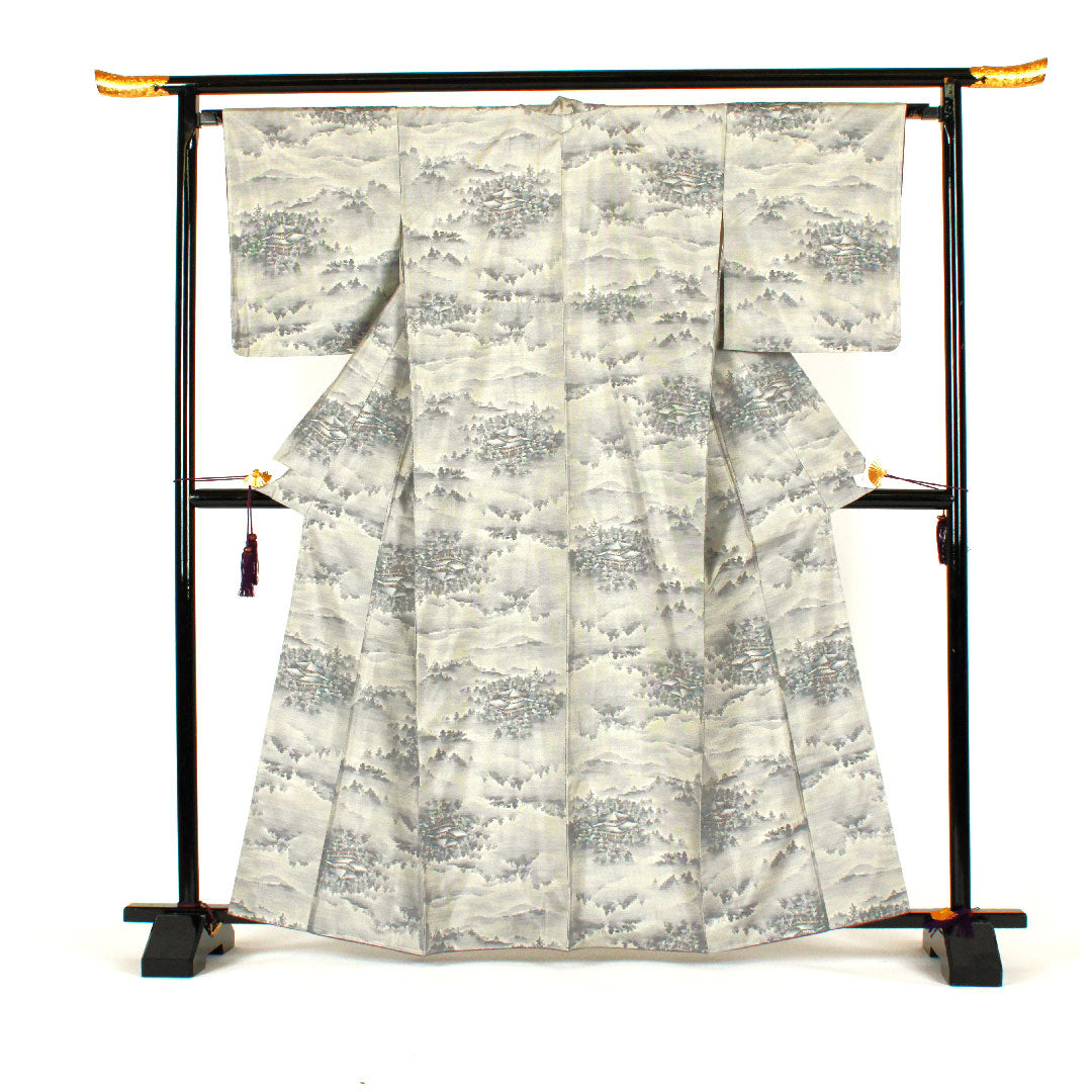 大島紬 身丈164cm 裄丈66cm 寺院風景 正絹 Sランク 袷 白系 1116000782311