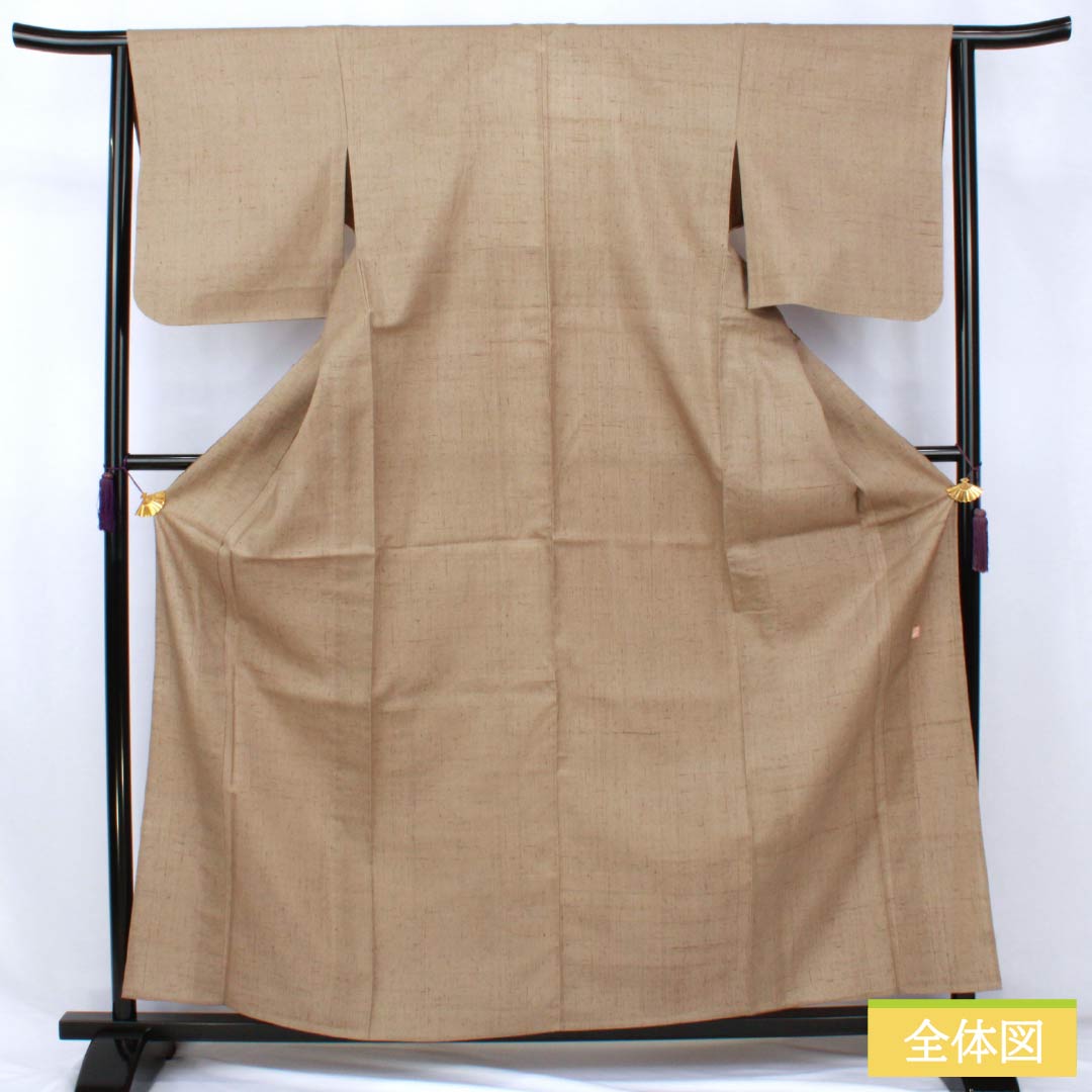 紬 正絹 Sランク 身丈162cm 裄丈64cm 香色（こういろ） 生紬 無地 一つ紋 単衣 ベージュ系 1116004562425