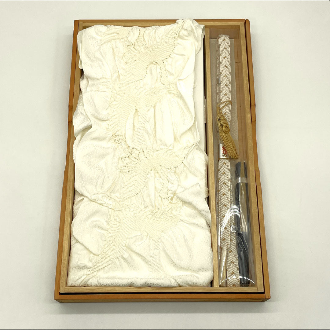 （新古品） 帯締め・帯揚げセット 正絹 NEWランク 乳白色（にゅうはくしょく） 留袖用 絞り 古典柄 長さ約160cm 幅約1.7cm フォーマル 白系 1141000371311