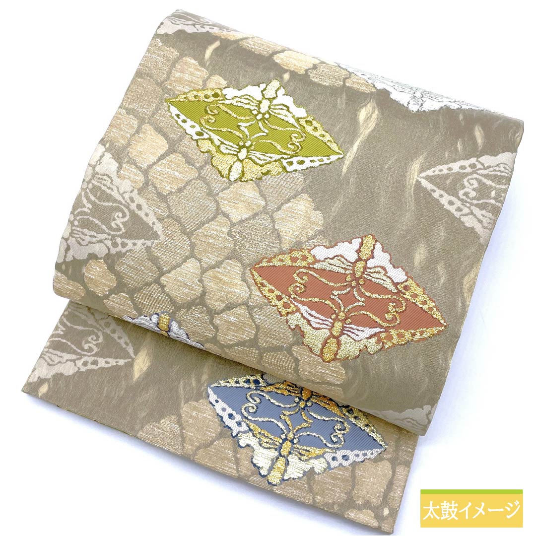 袋帯 正絹 黄鼠色（きねずいろ） 建部蝶 帯丈444cm Sランク 六通 フォーマル グレー系 1123013352322