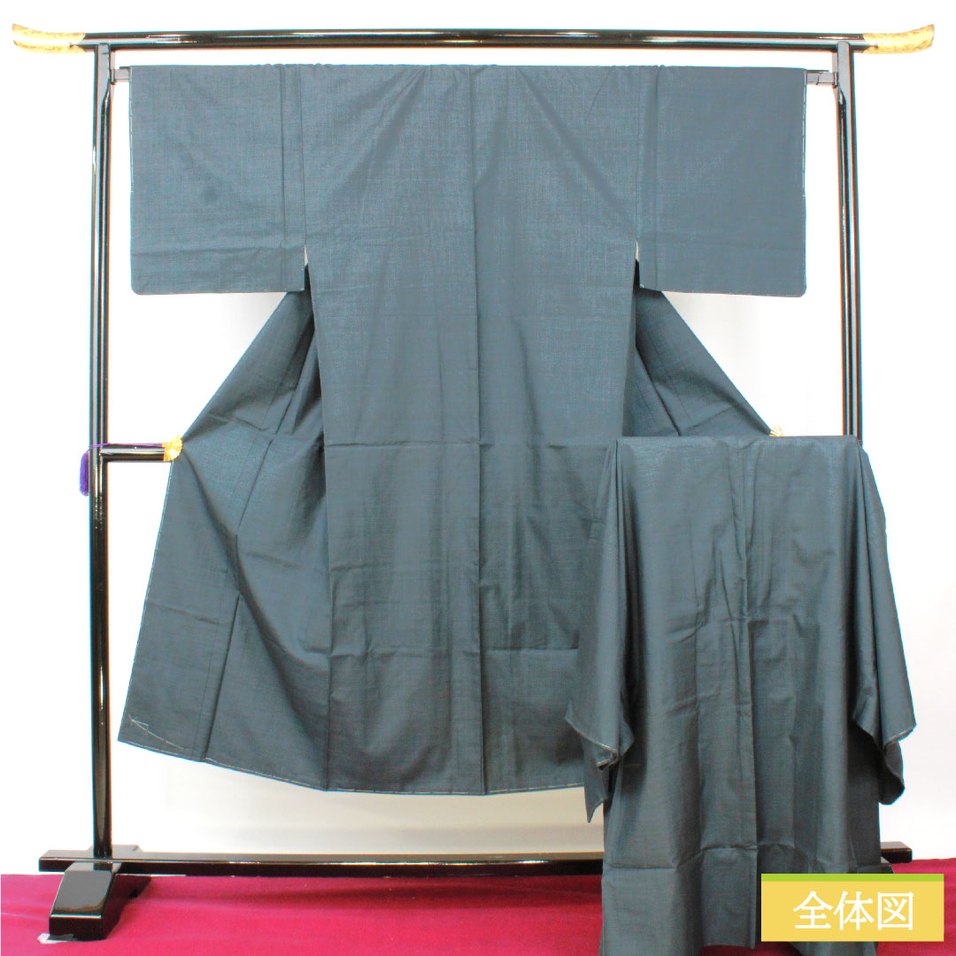 男物 正絹 身丈143cm 裄丈68cm 大島紬 120亀甲 亀甲模様 アンサンブル Sランク 袷 紺系 1119000872418