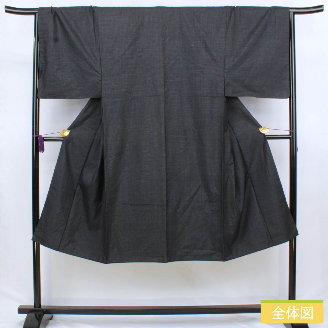 男物 正絹 Sランク 身丈130cm 裄丈67cm 檳榔子黒色（びんろうじぐろいろ） 大島紬 幾何学模様 袷 紺系 1119001312318