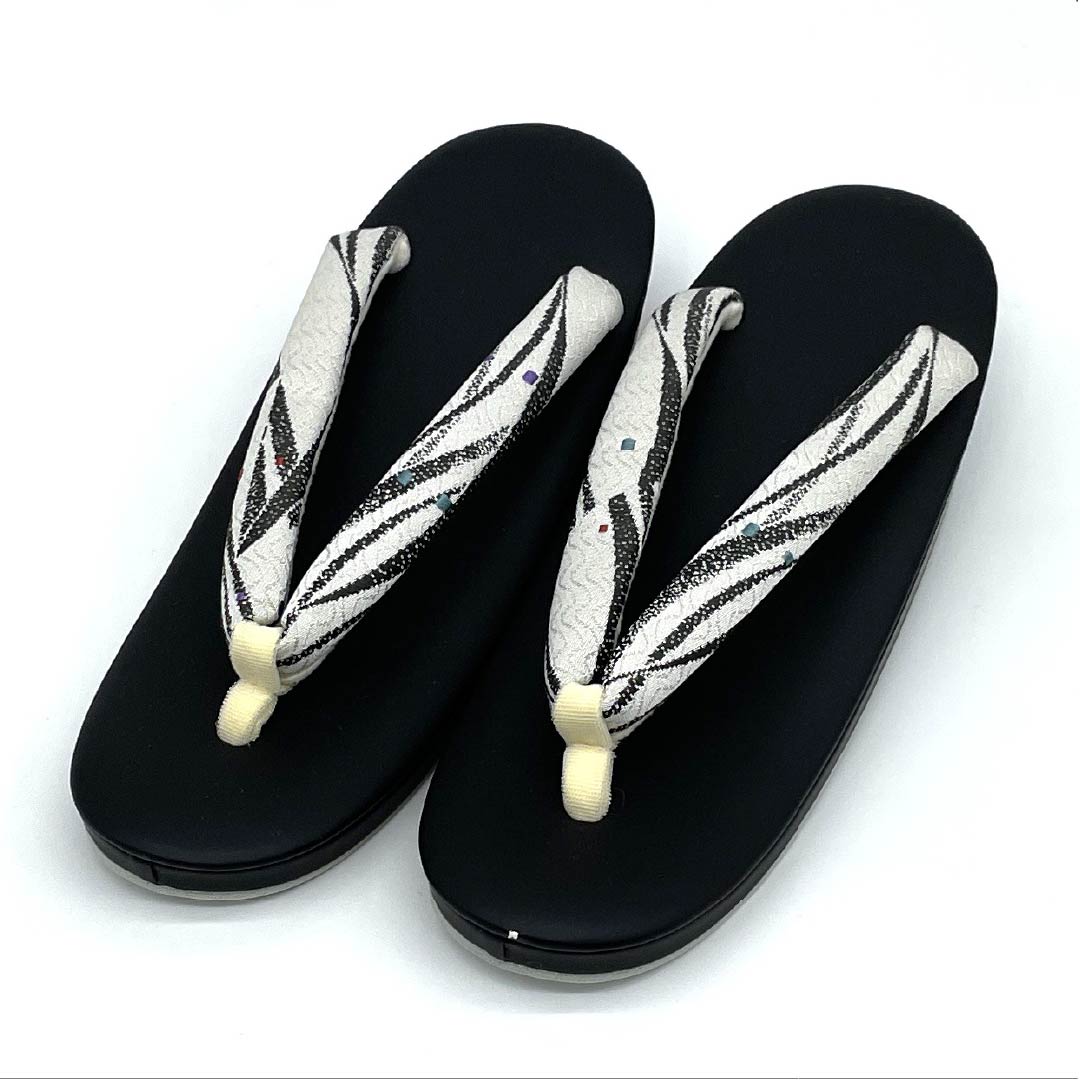 (Like New) Synthetic Leather Sandals, New Condition, Casual, Single-Pin Sole, Geometric Pattern, 24cm Long, Size L, Black, Item Number 1122001441410