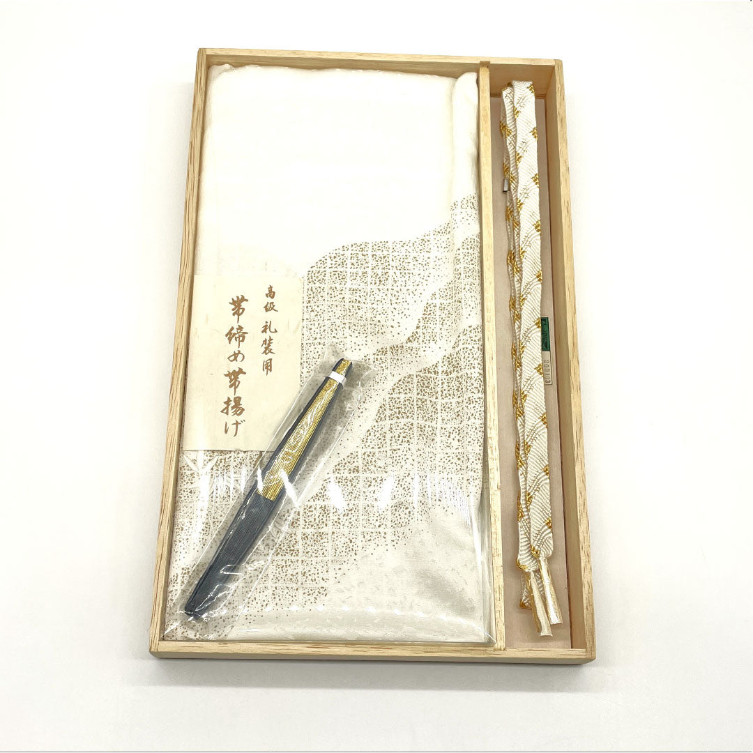 （新古品） 帯締め・帯揚げセット 正絹 Sランク 結婚式 披露宴 扇付き 長さ約152cm 幅約1.5cm 留袖用 白系 1141000042311