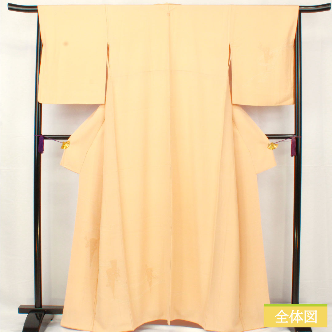 訪問着 正絹 袷 身丈161.5cm 裄丈66.5cm 肌色（はだいろ） 相良刺繡 扇子 鶴 一つ紋 上り藤に大の字 Aランク 橙系 1112005563426