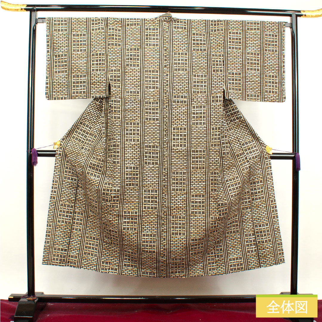浴衣 木綿 身丈147.5cm 裄丈69cm Sランク 単衣 ベージュ系 東京白茶色（とうきょうしらちゃいろ） 男物 幾何学模様 山本寛斎 1118004942425